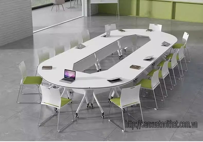 Bàn học gấp gọn có bánh xe được xắp xếp theo nhu cầu mục đích sử dụng