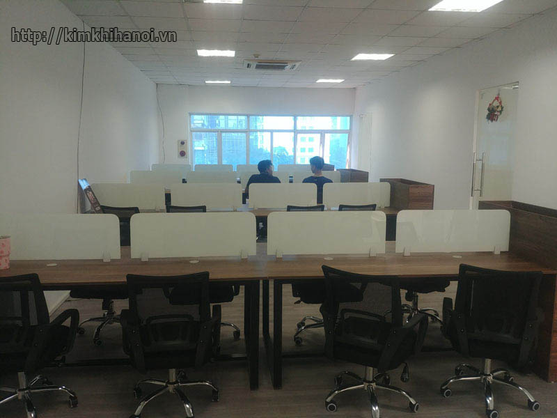 Vách ngăn bàn làm việc bằng kính VNK2